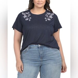 Rose & Olive Navy Blue Plus Slub Knit Seashell Embroidered Top Size 1X NWT